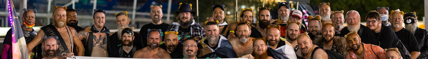 Group photograph of Harbour City Bears members during the 2021 Mardi Gras Parade.